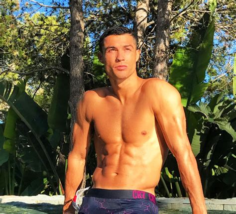 Cristiano Ronaldo Naked: Footballer Poses Nude For